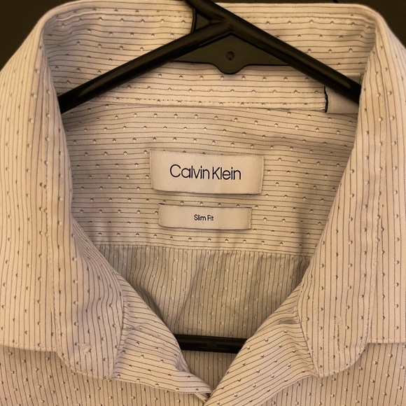 Sexy people wear Calvin Klein and this shirt is no exception 😉 size medium - Picture 3 of 4